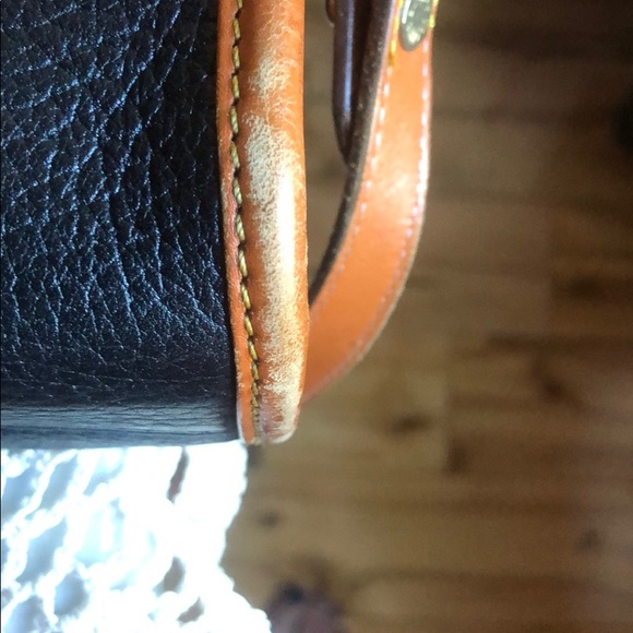 Dooney and Bourke purse - Picture 8 of 9